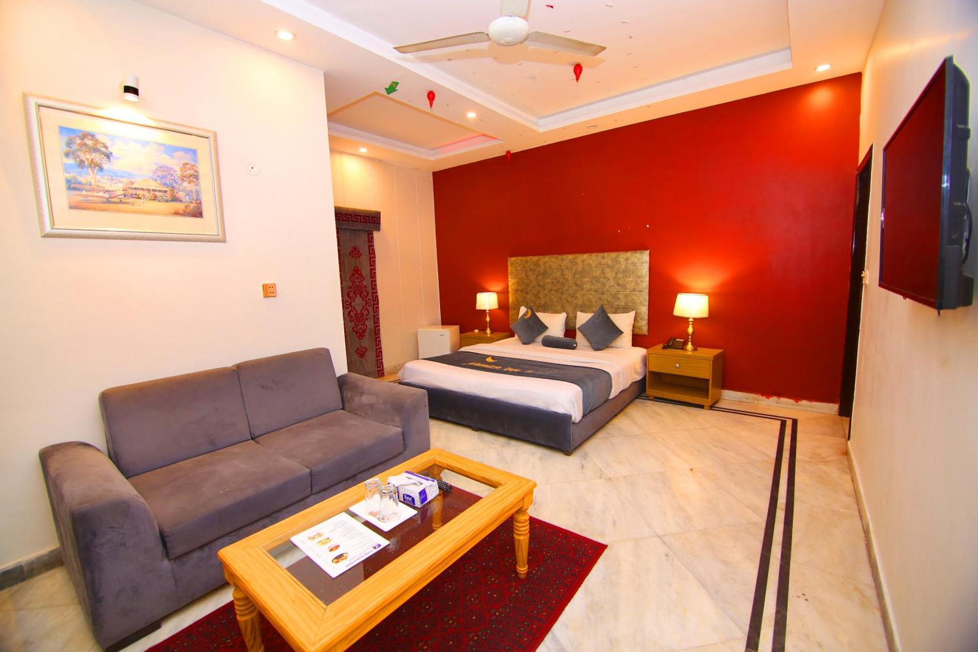 Premier Inn Mall Lahore Exterior foto