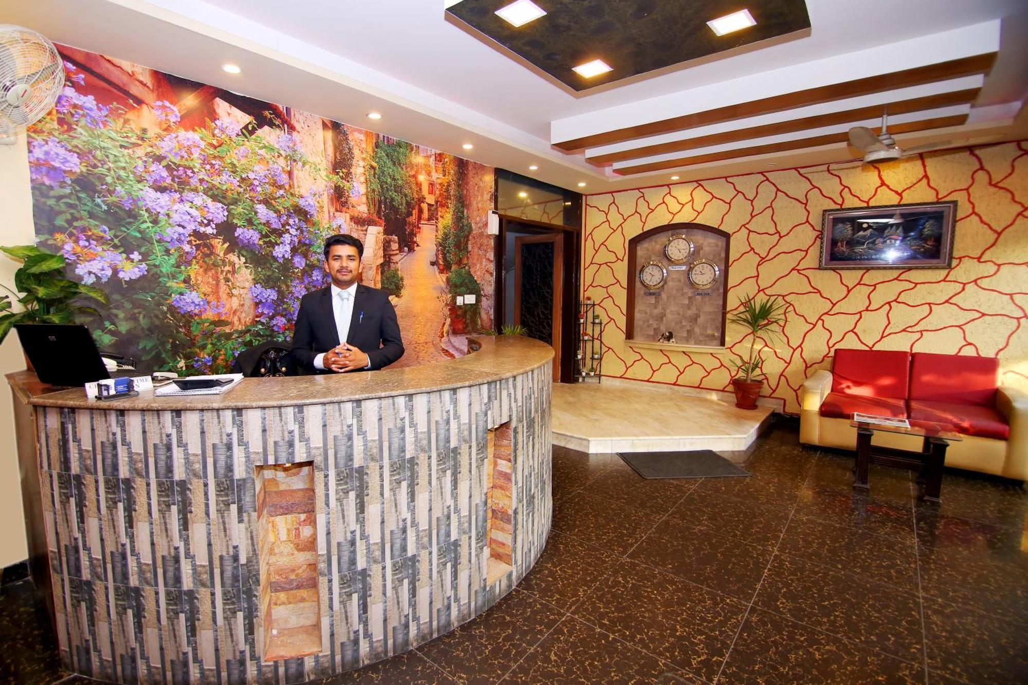 Premier Inn Mall Lahore Exterior foto